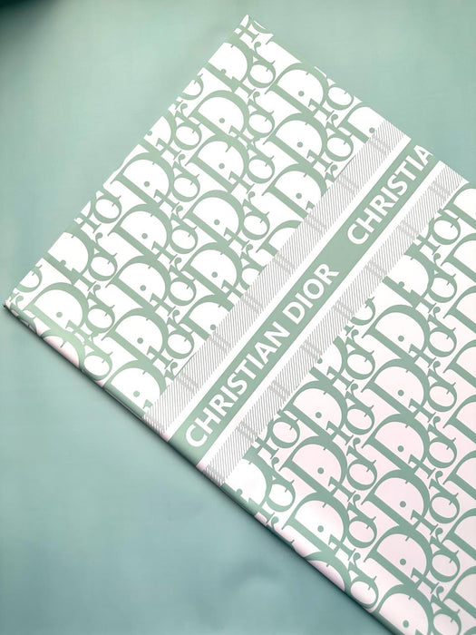 Papel Coreano Impreso "D I O R" Verde Paquete x 20